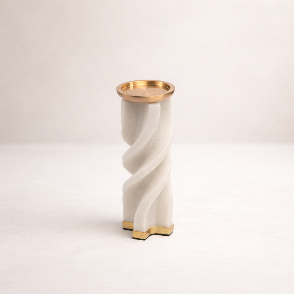 Cyris Resin Alloy Candle Holder Set