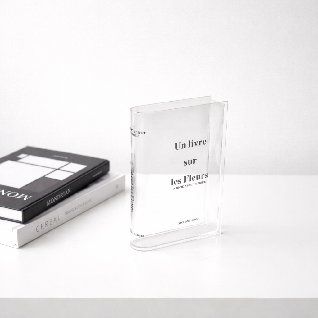 Lucen Clear Acrylic Vase